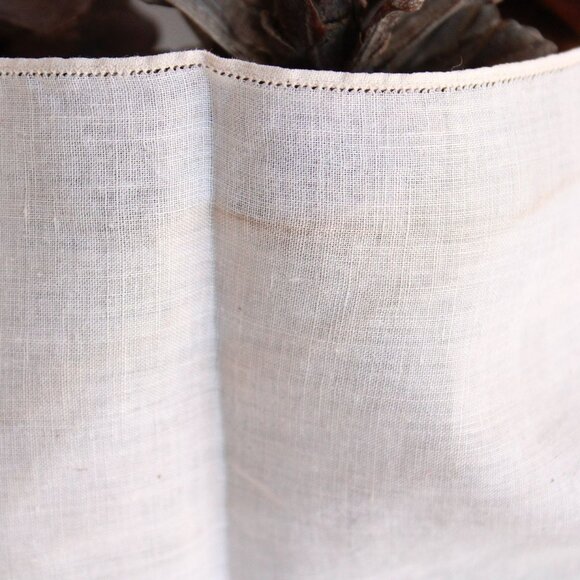 Vintage 1930s Handkerchief, Hand Plant Dyed Vintage Hankie in Mottled Dusty Pink - Picture 10 of 10